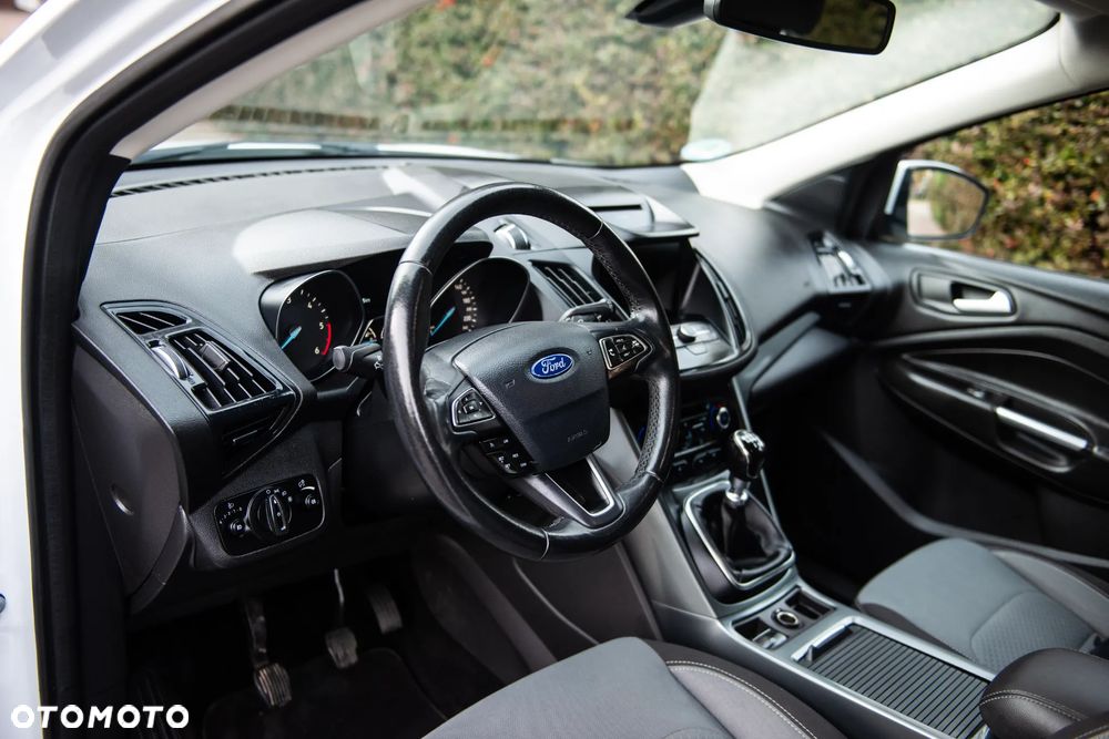 Ford Kuga 2.0 TDCi 2x4 Titanium - 19