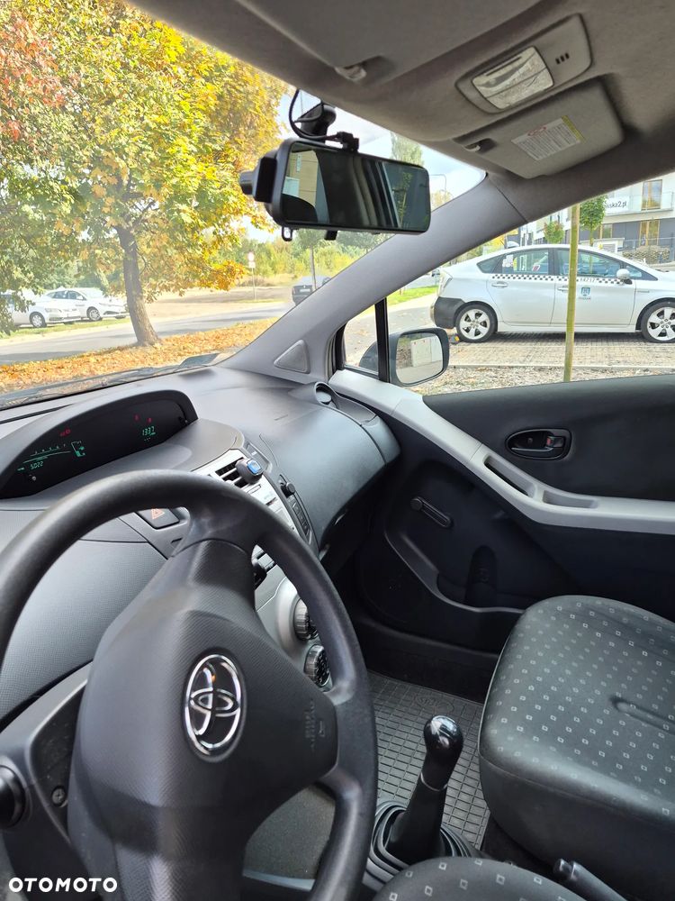 Toyota Yaris - 13