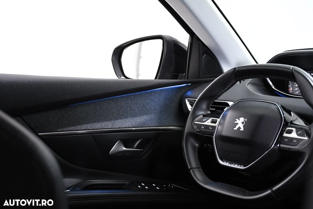 Peugeot 3008 PureTech 130 Stop & Start GPF EAT8 Allure - 22