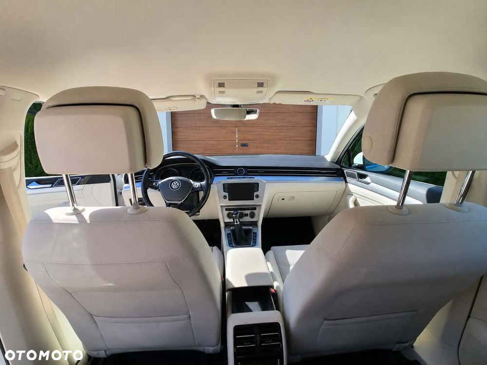 Volkswagen Passat 1.6 TDI BMT Comfortline - 12