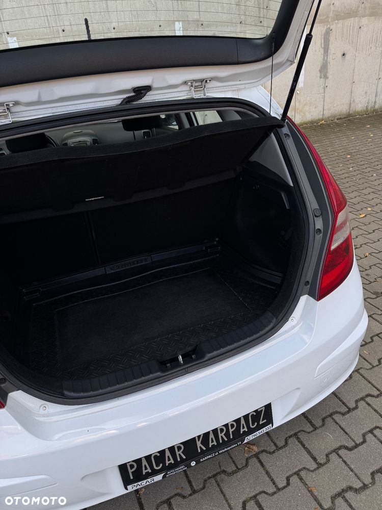 Hyundai i30 1.4 Classic + - 15