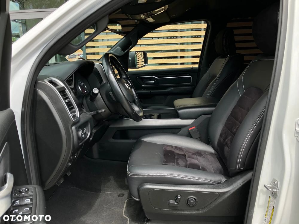 RAM 1500 5.7 eTorque Quad Cab Longbed Bighorn Black - 38