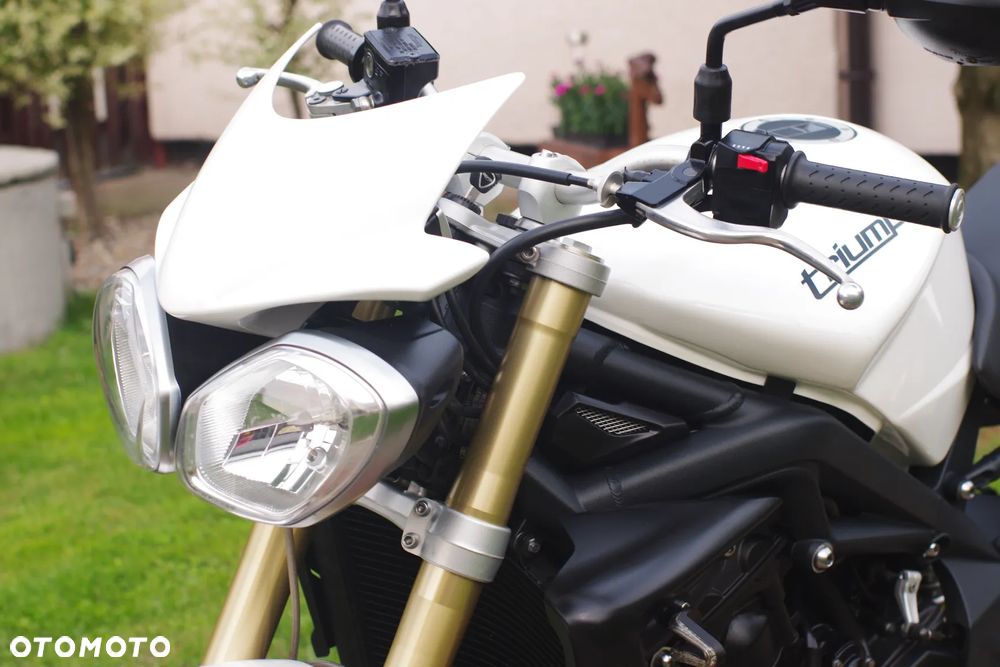 Triumph Street Triple - 25