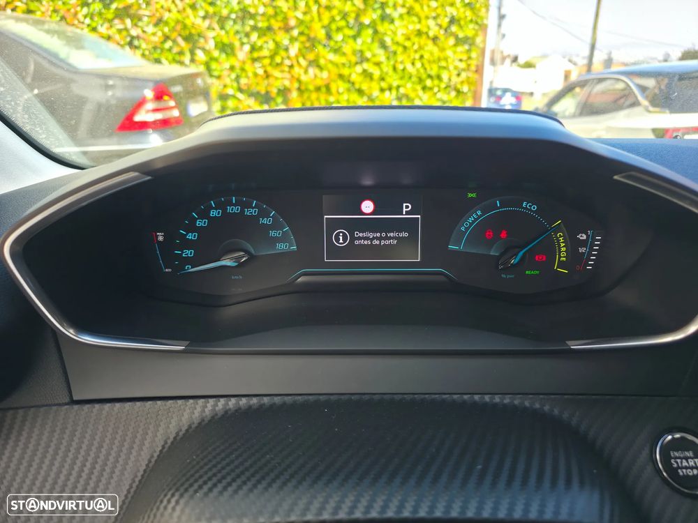 Peugeot 208 - 5