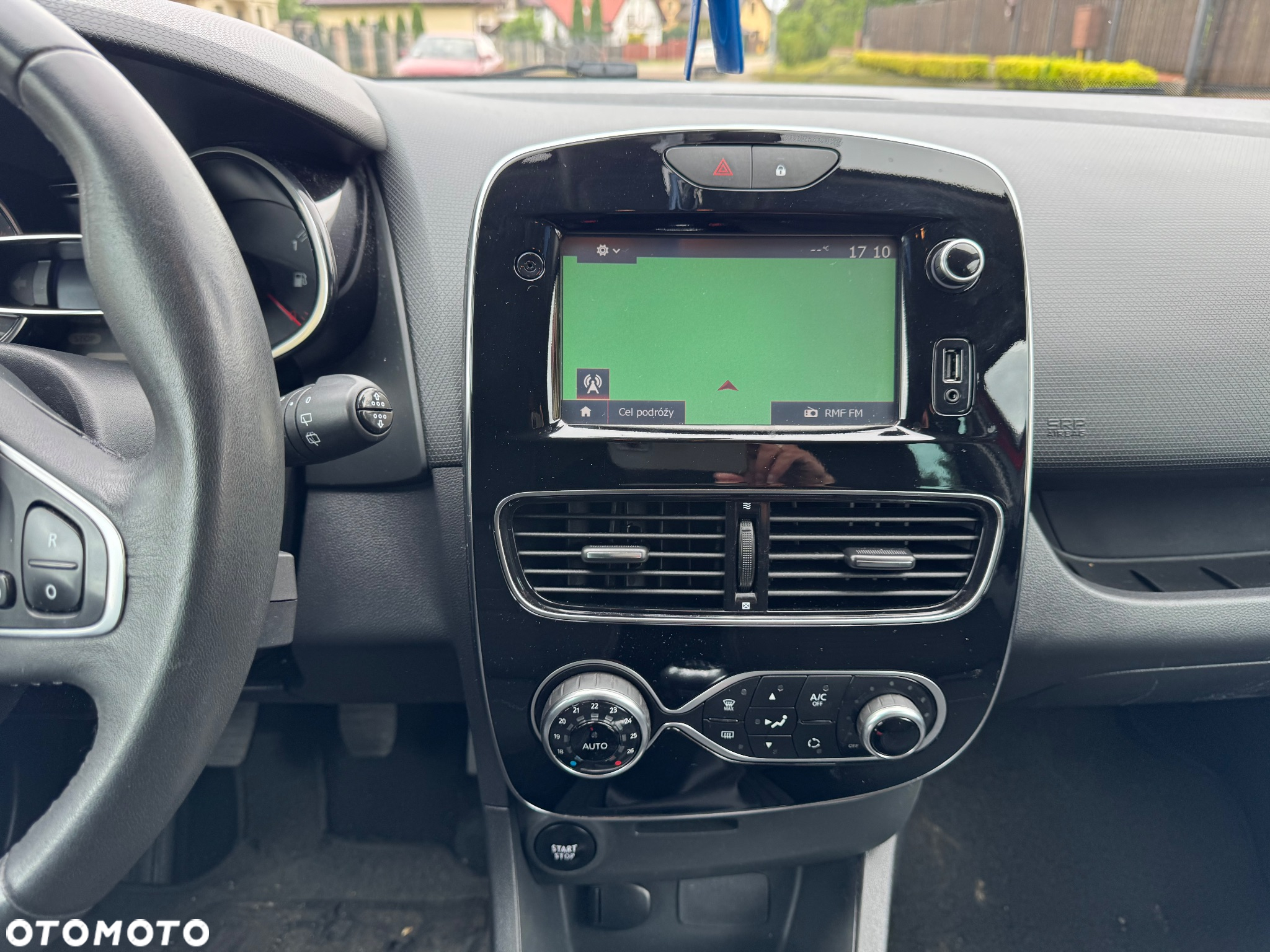 Renault Clio - 23