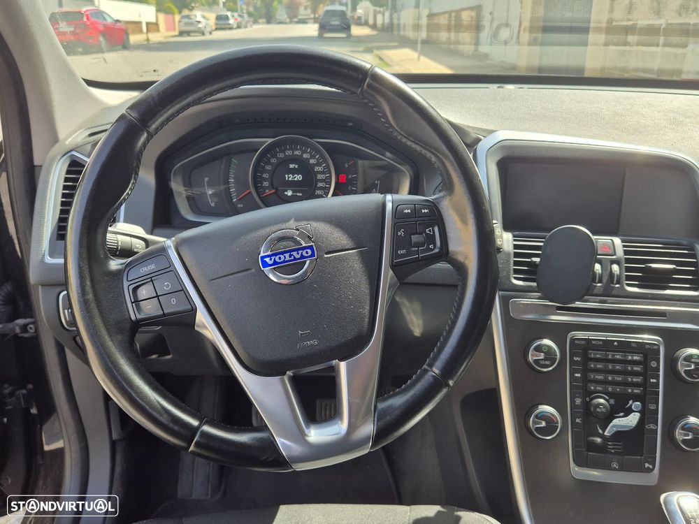 Volvo XC 60 2.0 D4 Momentum - 11