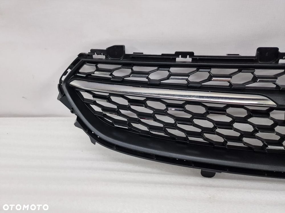 OPEL CORSA F 19- ATRAPA / GRILL PRZEDNI PRZÓD / CHROMOWANE PASECZKI , NR 9829474180 / 982947418000 , NR AUKCJI GL4 - 4