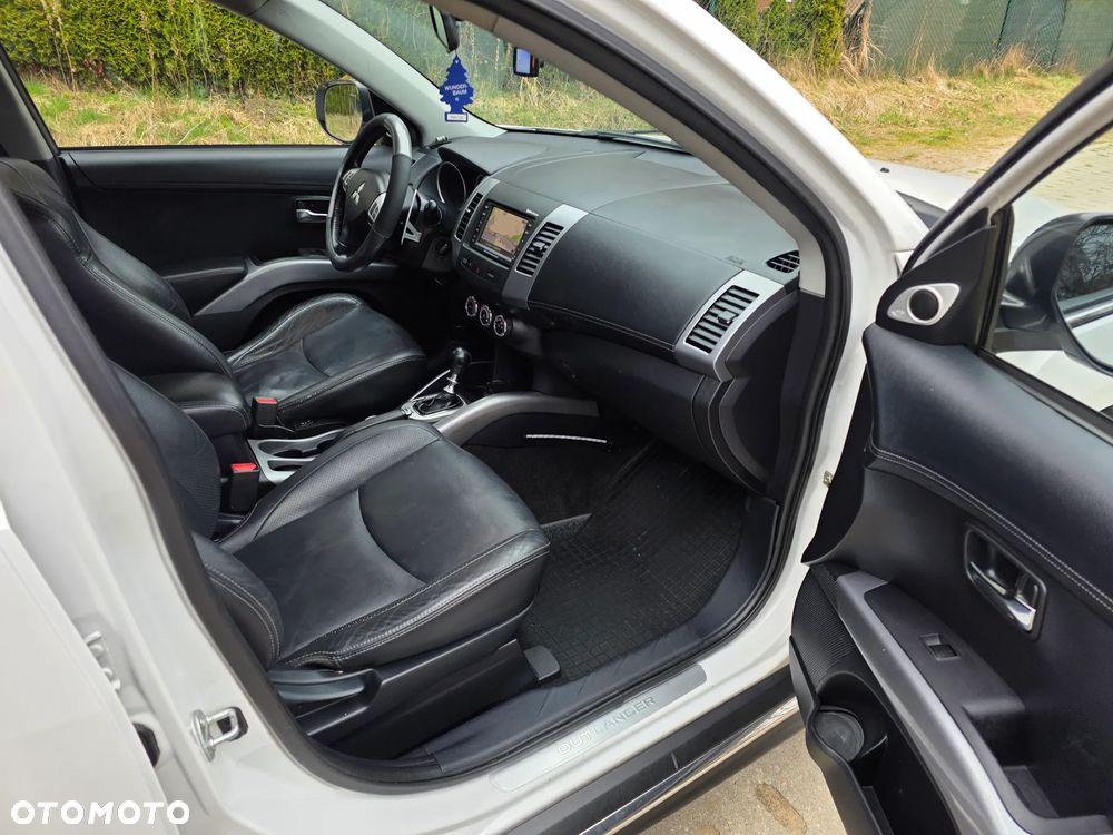 Mitsubishi Outlander 2.2 DID Instyle NAVI EU5 TC-SST - 20