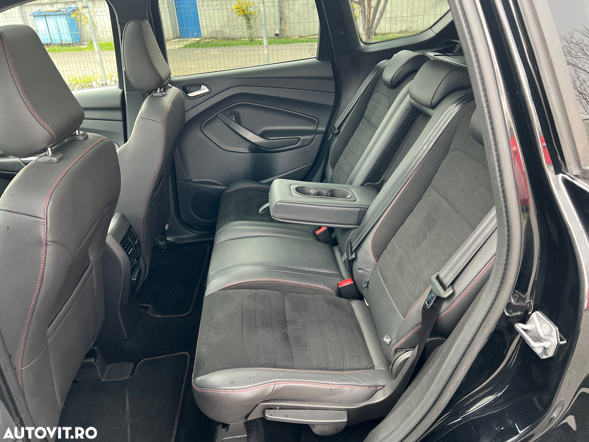 Ford Kuga 2.0 TDCi 4x4 Aut. ST-Line - 11