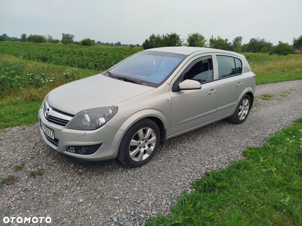 Opel Astra 1.7 CDTI Essentia - 1