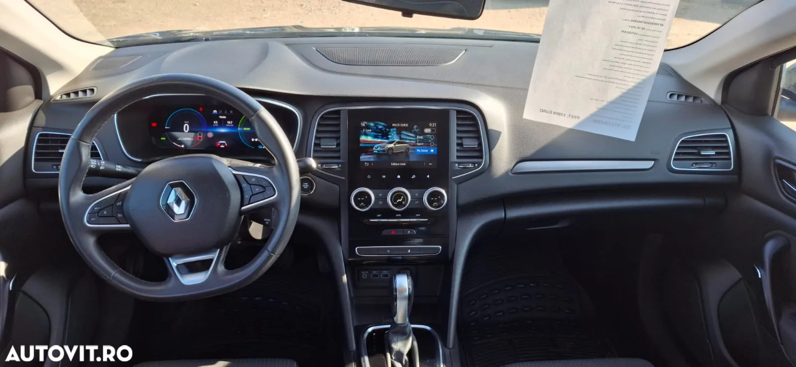 Renault Megane Grandtour E-TECH Plug-in 160 BUSINESS EDITION - 8