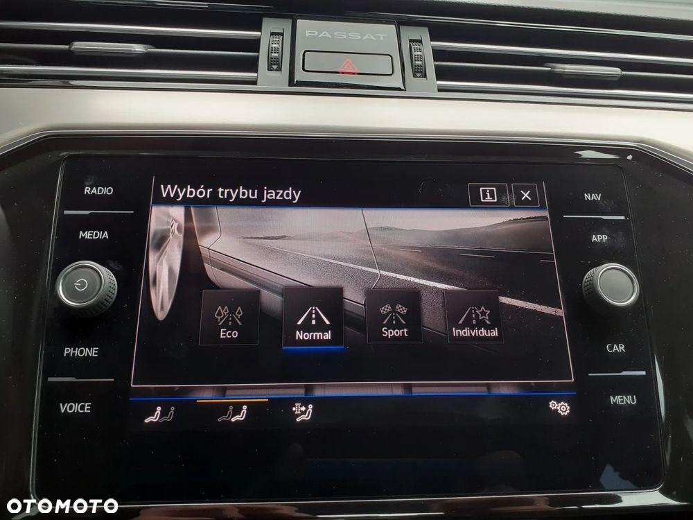 Volkswagen Passat 2.0 TSI Elegance DSG - 22