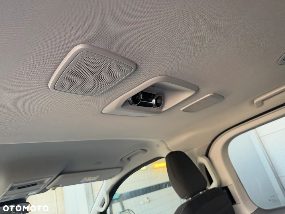 Volkswagen Caravelle - 14