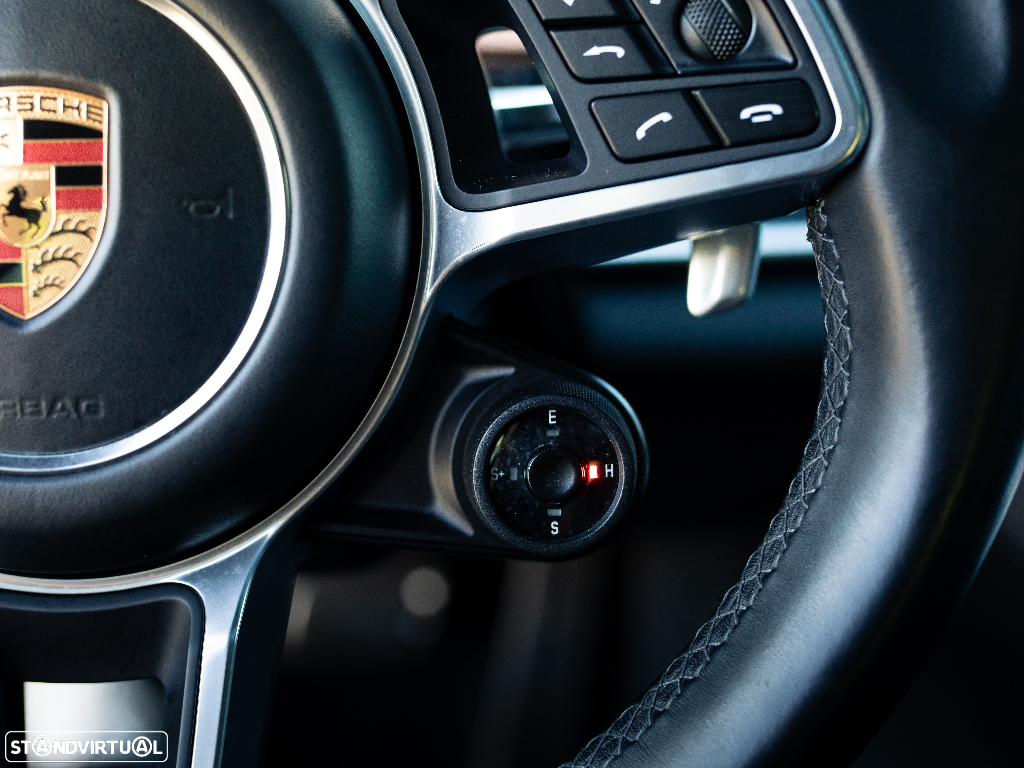 Porsche Panamera 4 E-Hybrid - 33