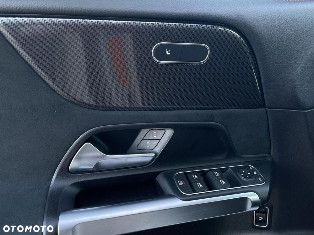 Mercedes-Benz GLB - 13