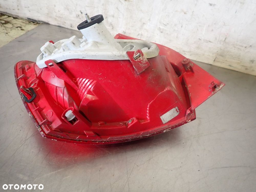 LAMPA PRAWA TYLNA SEAT IBIZA IV 1.4 - 3