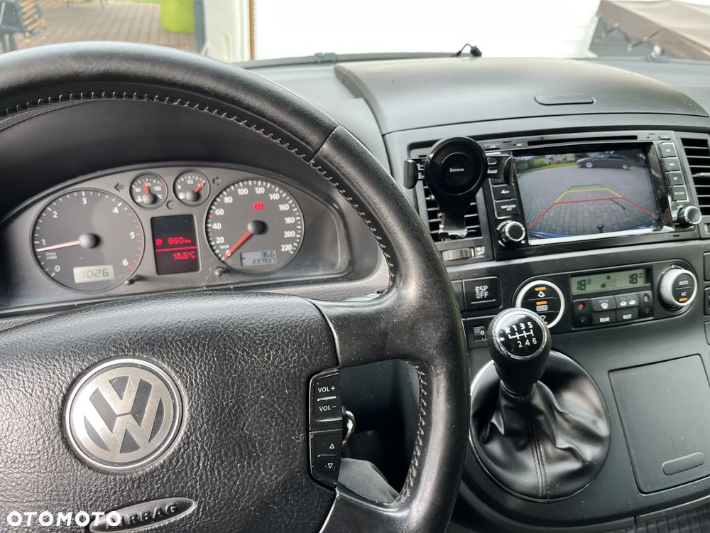 Volkswagen Multivan - 10