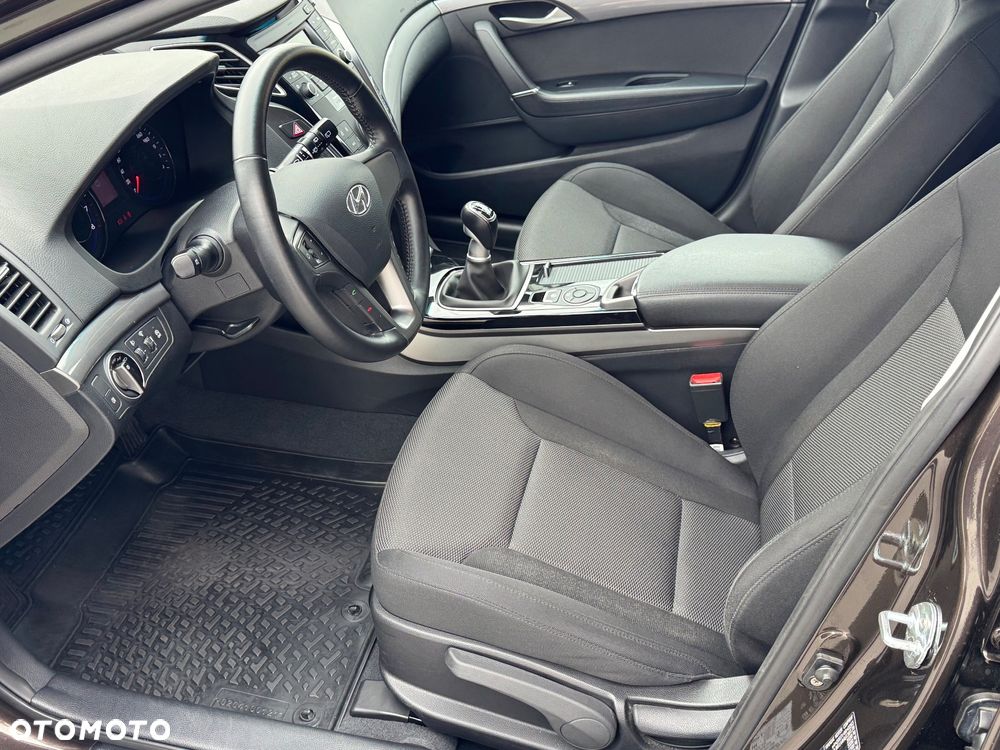 Hyundai i40 Kombi 1.6 Trend - 29