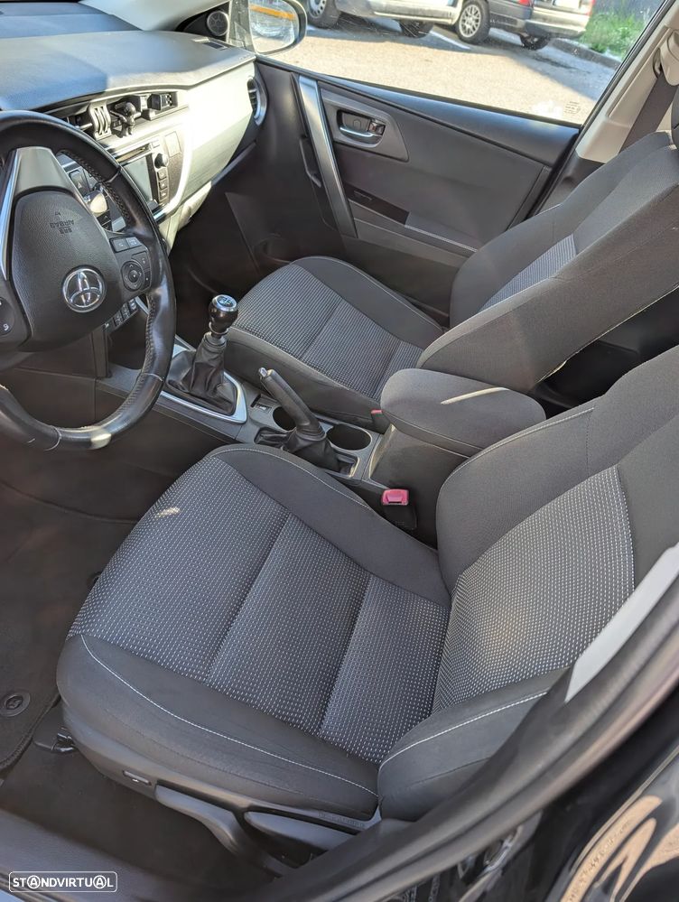 Toyota Auris - 10