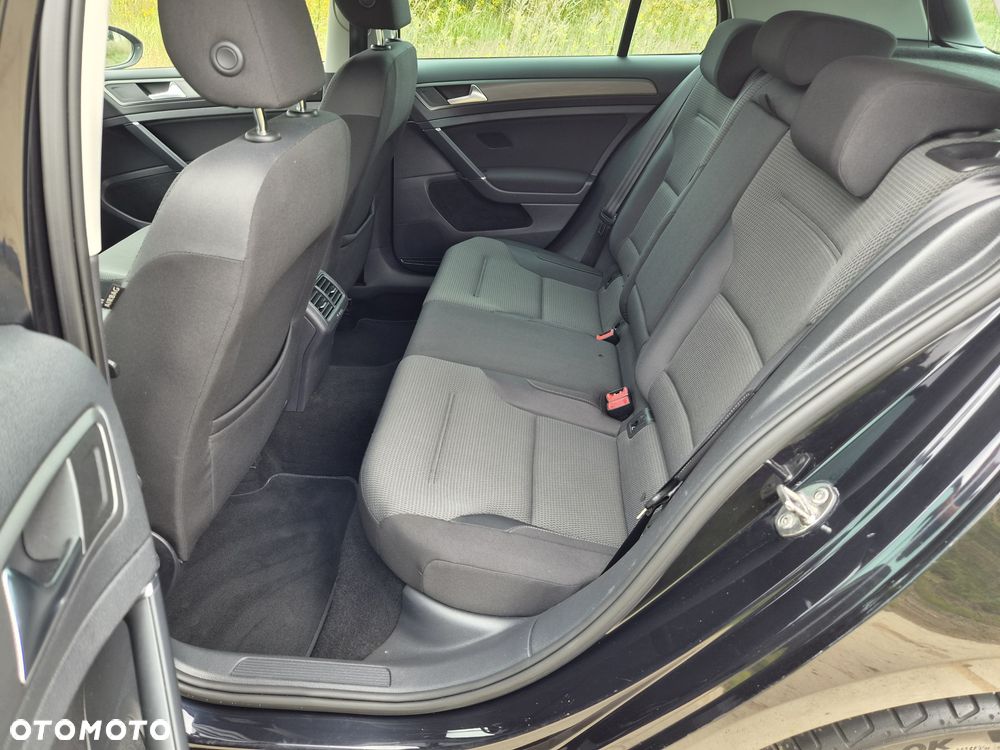 Volkswagen Golf - 8