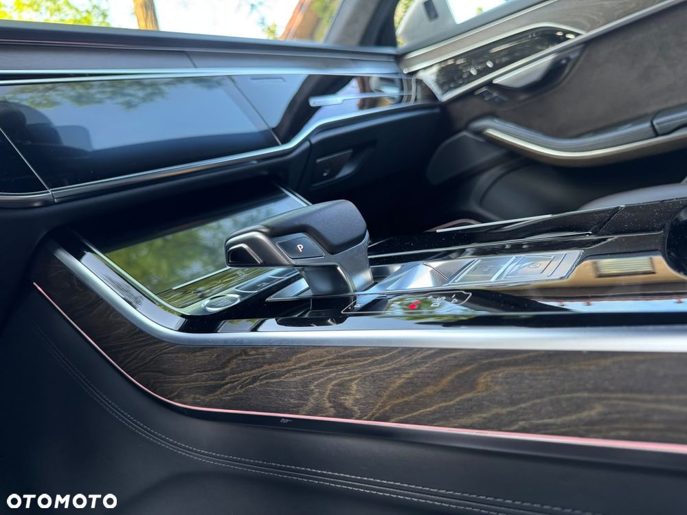 Audi A8 - 27