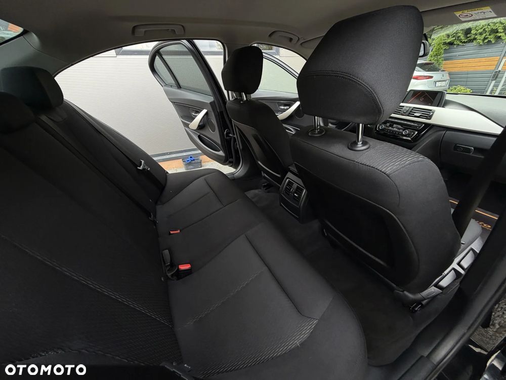 BMW Seria 3 320d Advantage - 17