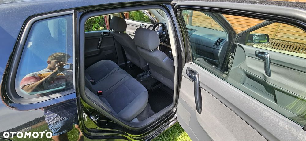Volkswagen Polo 1.4 16V Comfortline - 13