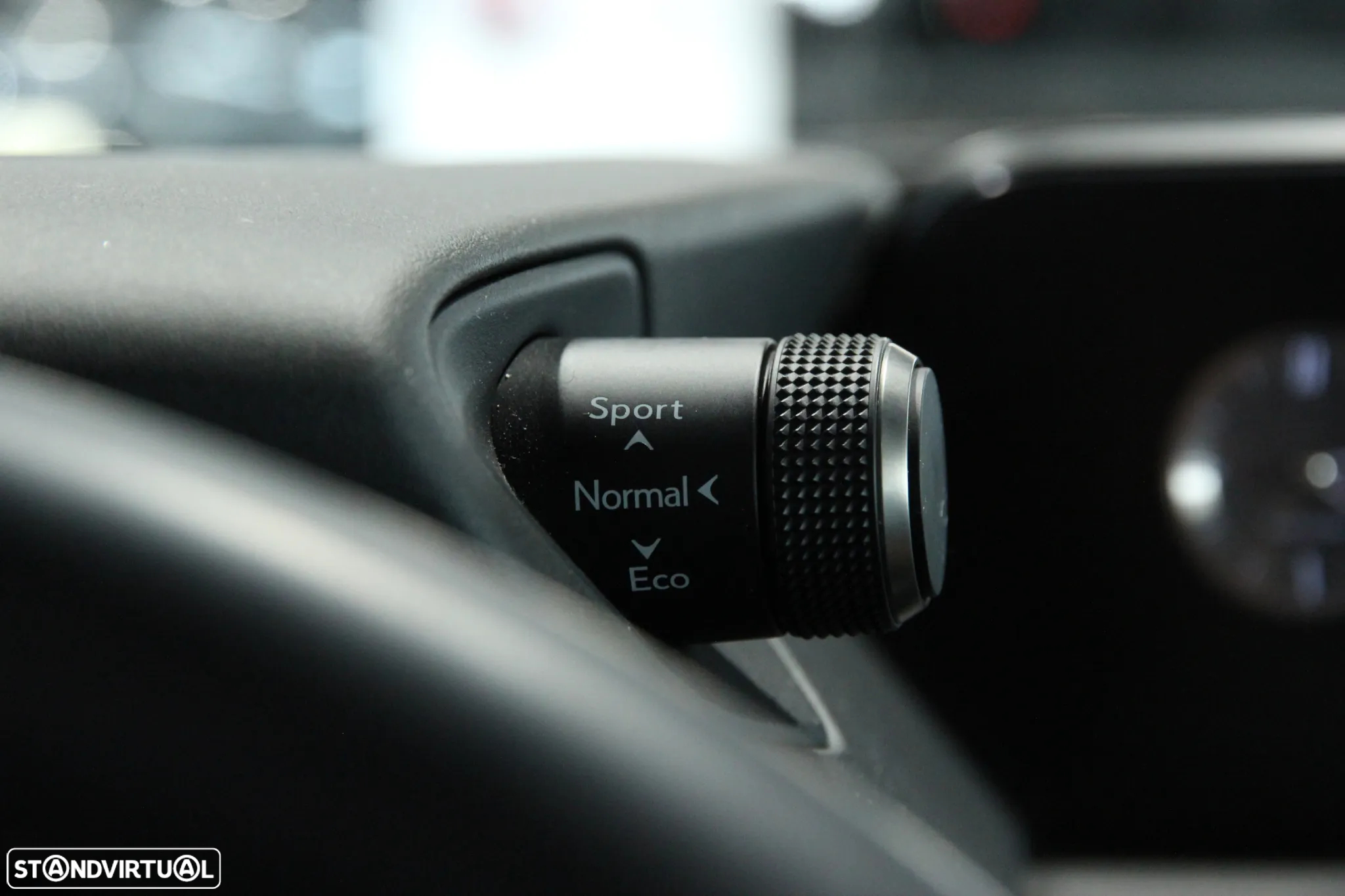 Lexus UX 250h Executive+ - 19