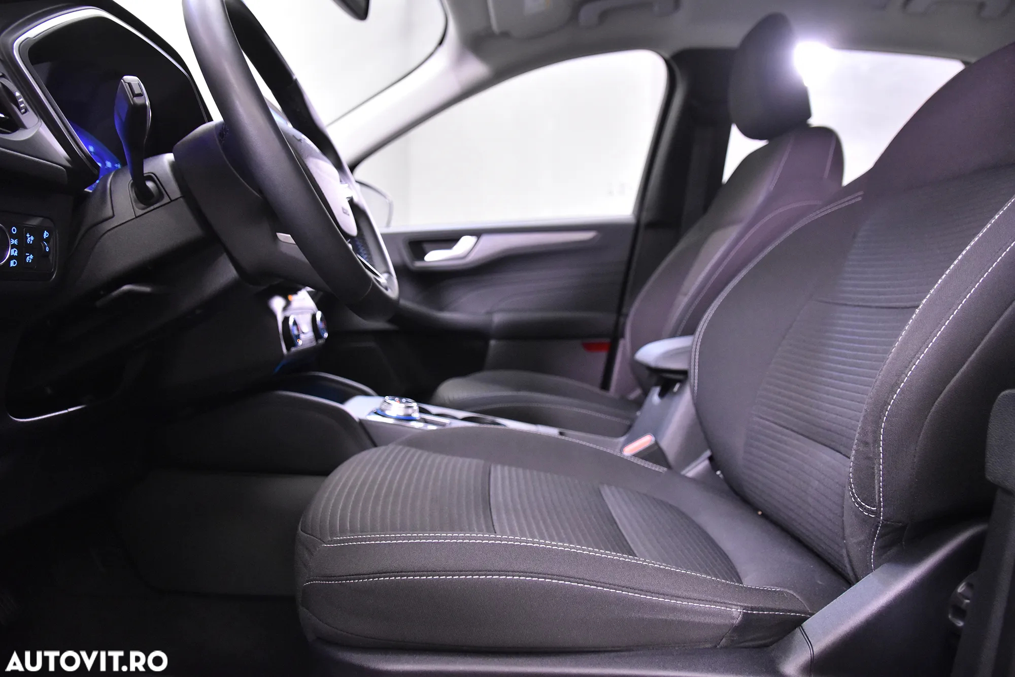 Ford Kuga - 22