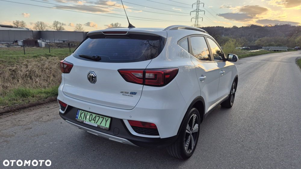 MG ZS - 4