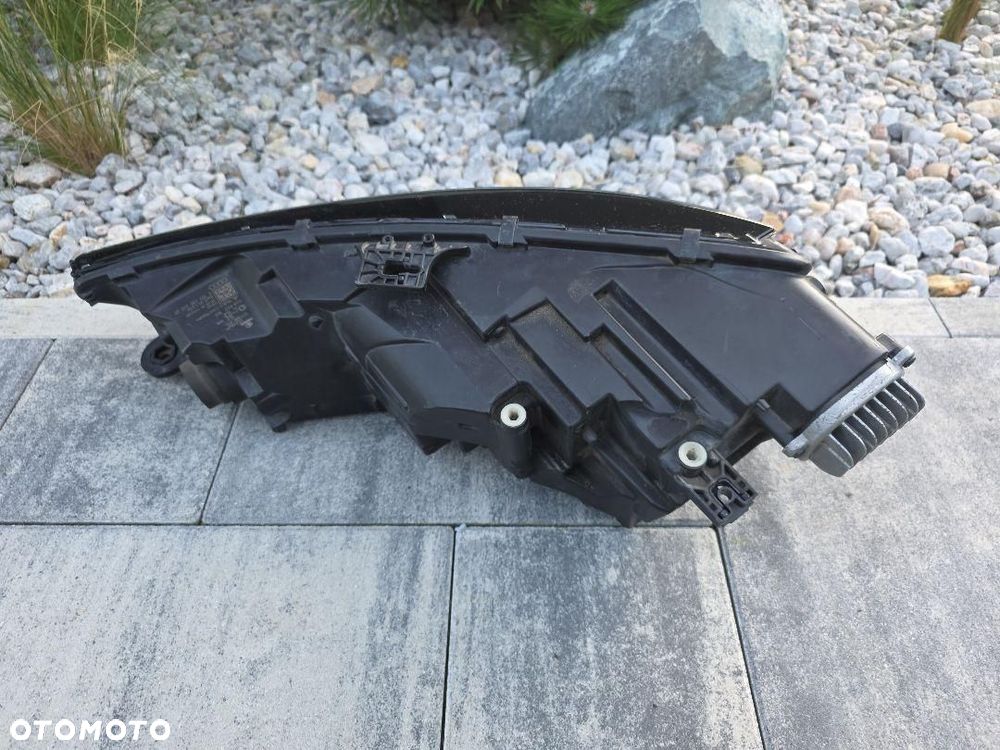 AUDI A4 S4 B9 8W0 8W Lampa prawa przód Full Led Dynamic 8W0941034 2016 - 8