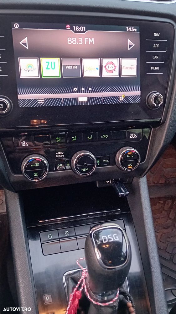 Skoda Octavia 2.0 TDI DSG Style - 12