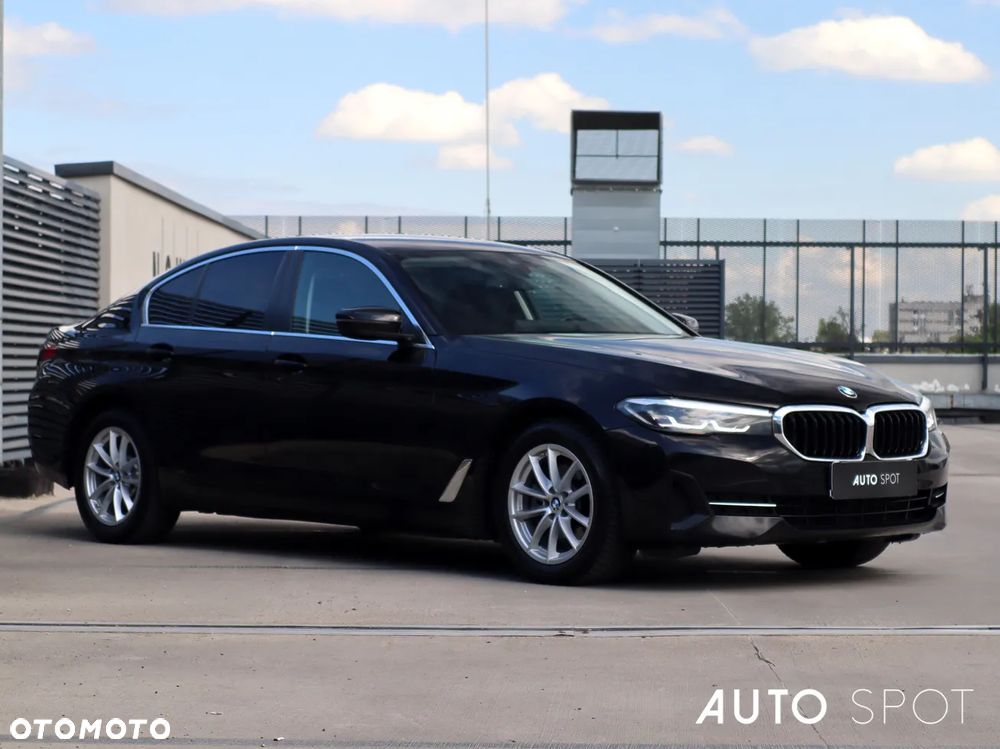 BMW Seria 5 518d mHEV - 9