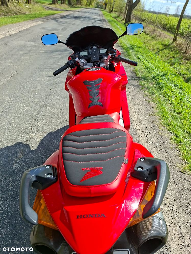 Honda VFR - 8