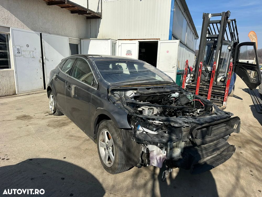 Dezmembrari Volvo V40 2014 / 2.0Diesel - 3