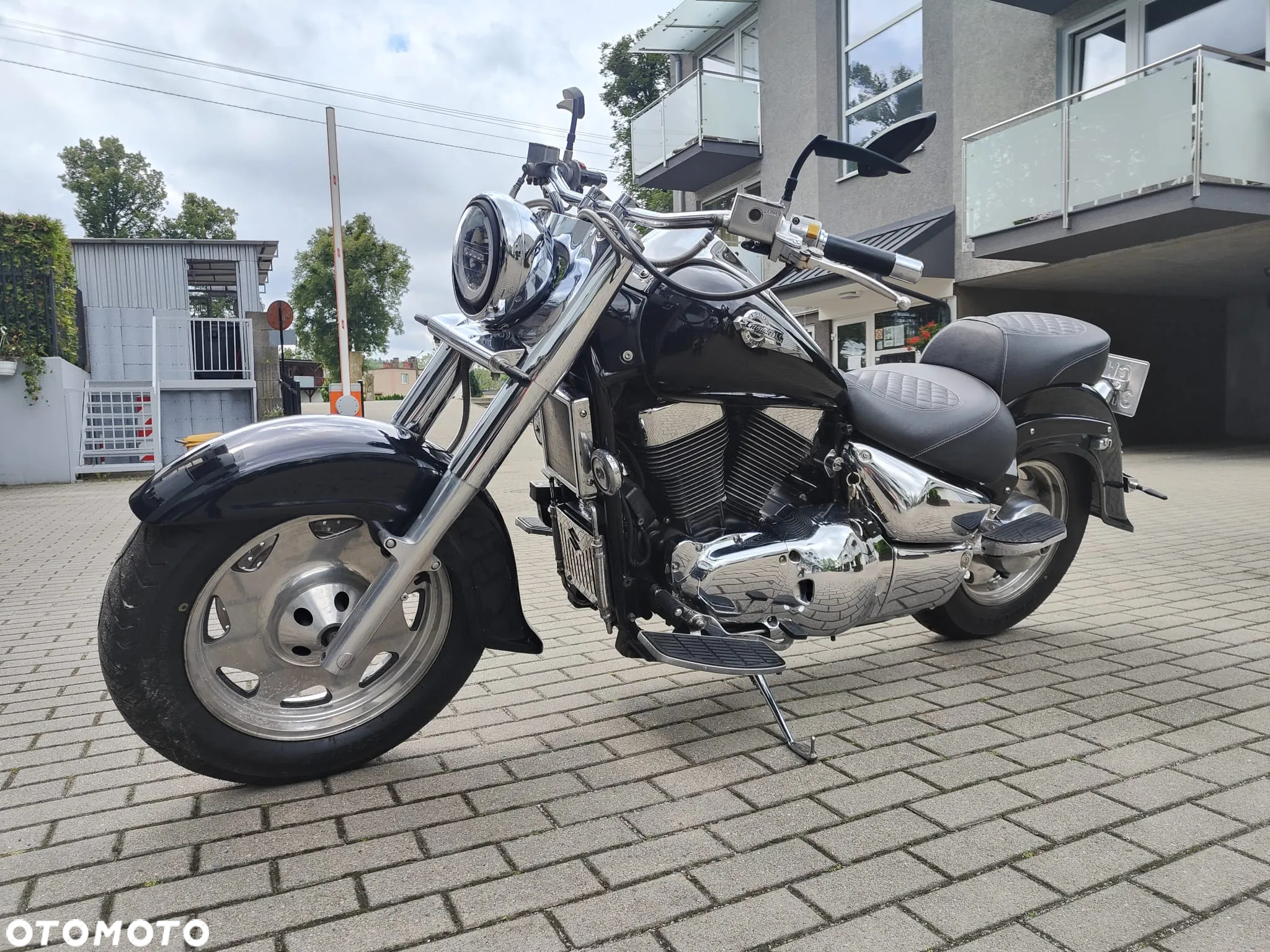 Suzuki Intruder - 4
