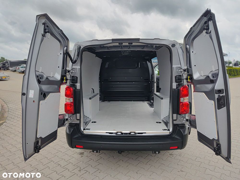 Opel Vivaro Vivaro Furgon XL Diesel 2.2 150 KM Manual - 28