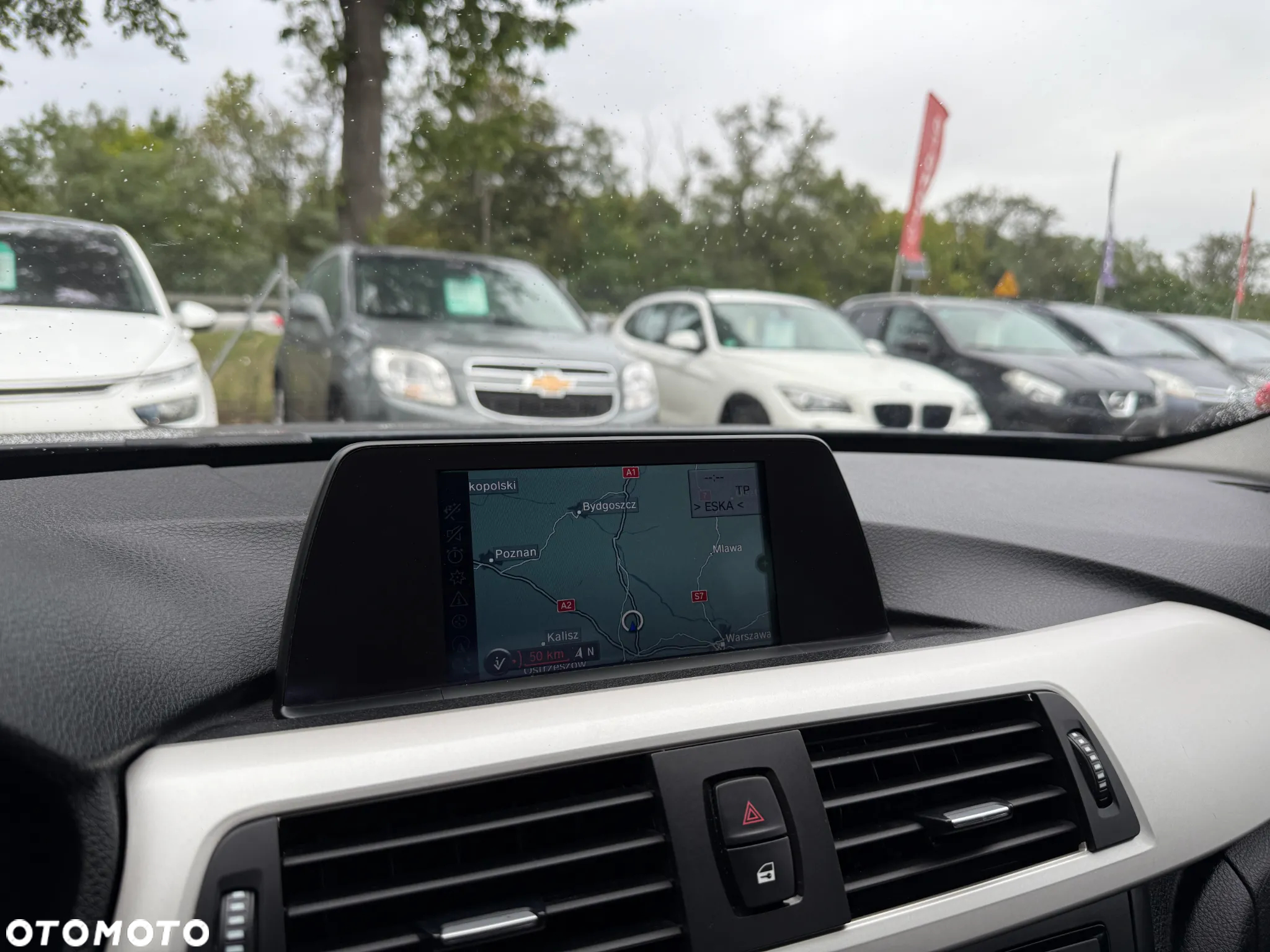 BMW Seria 3 318d - 14