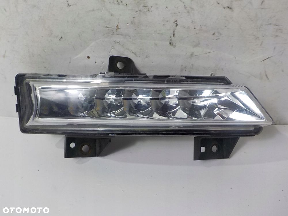 RENAULT MEGANE III LAMPA PRZÓD LISTWA HALOGEN LED DRL PRAWY S135-300 - 1