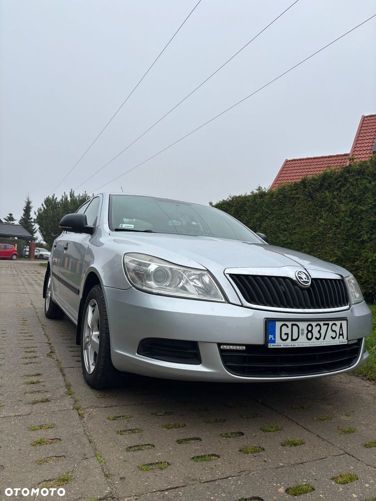 Skoda Octavia 2009 photo 2