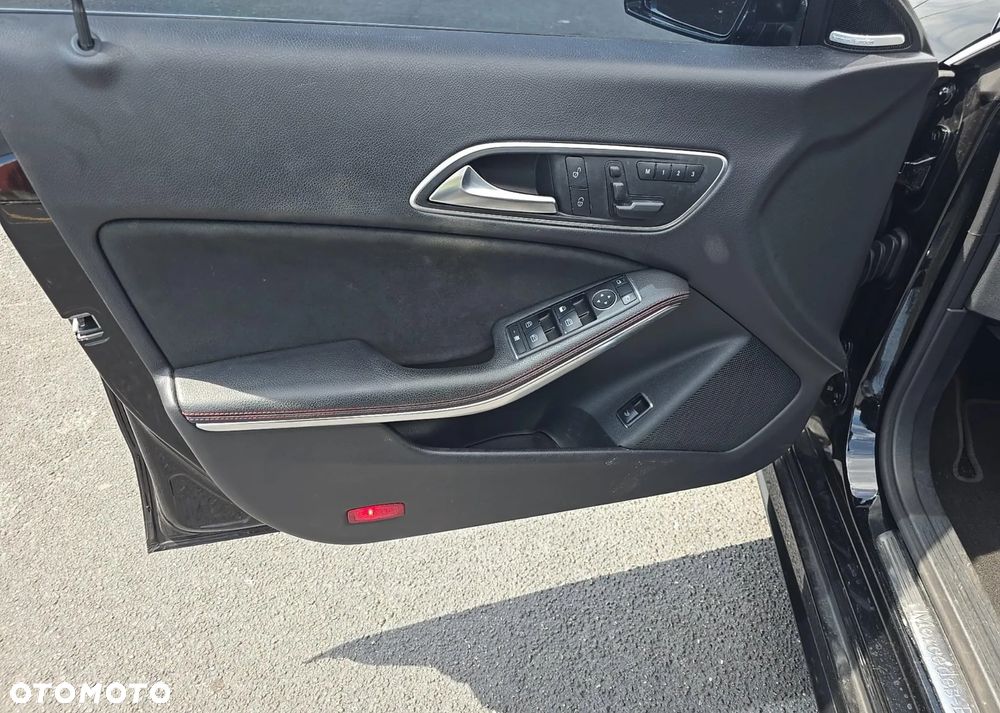 Mercedes-Benz CLA 250 4Matic 7G-DCT AMG Line - 8