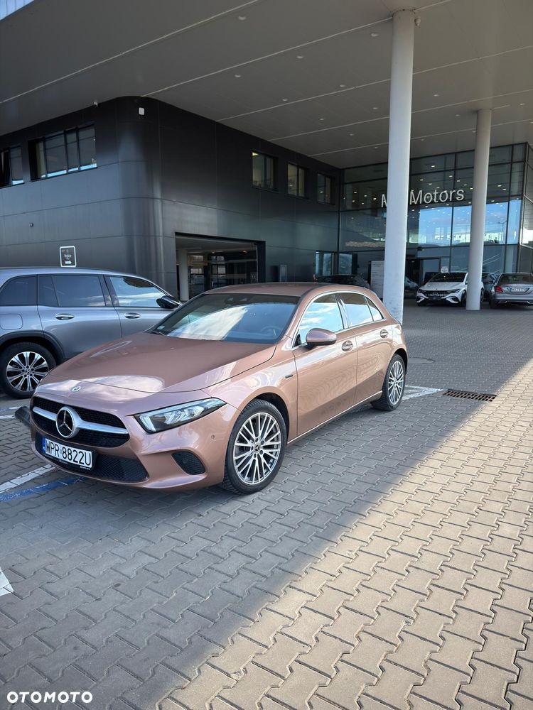 Mercedes-Benz Klasa A 250 E AMG Line 8G-DCT - 12