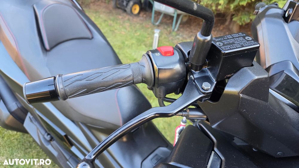 Suzuki AN 400 Burgman - 10