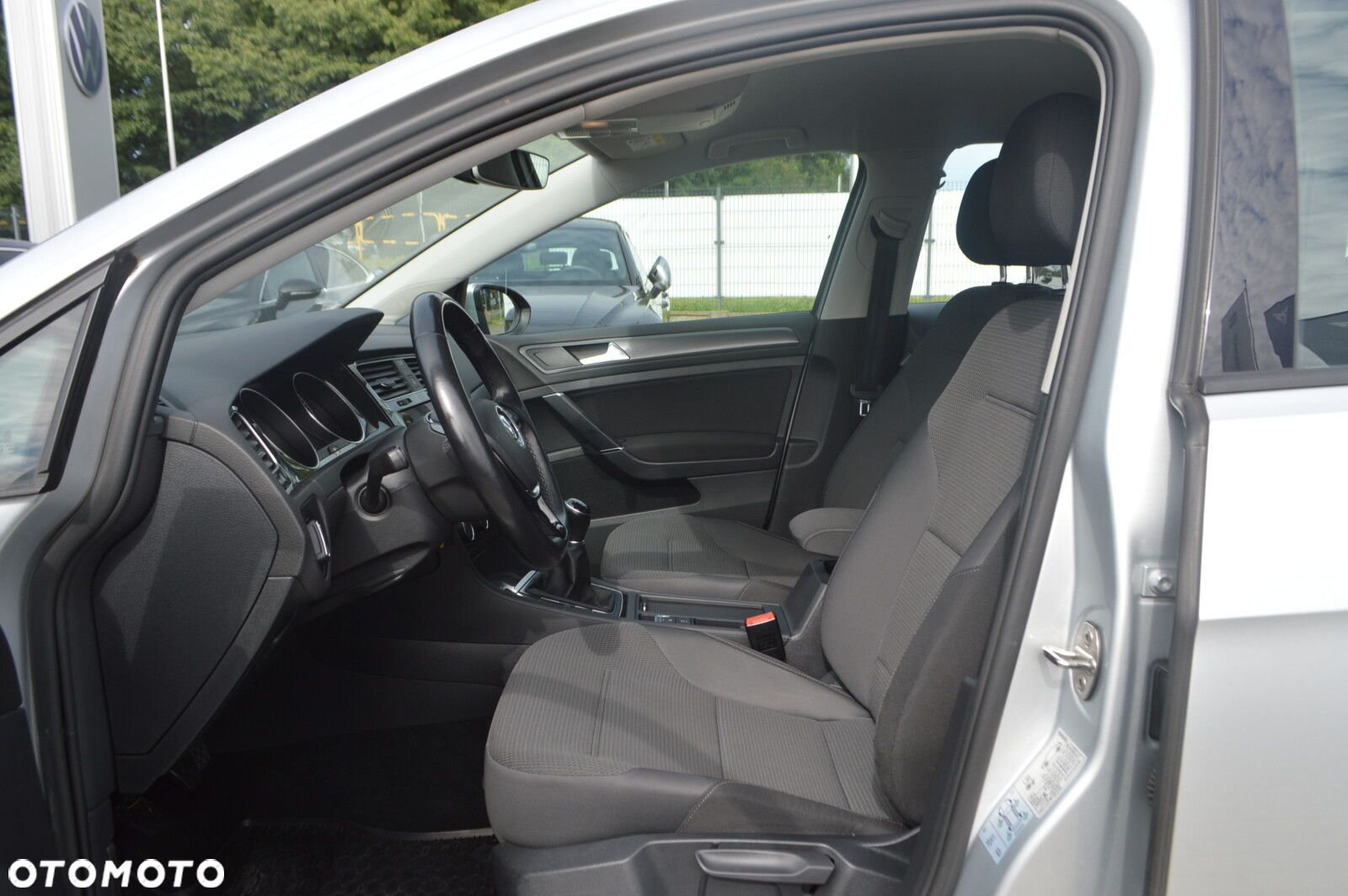 Volkswagen Golf - 8