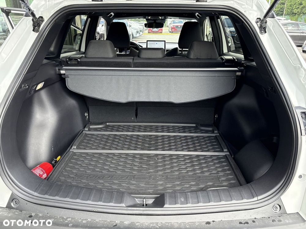 Toyota Corolla Cross 2.0 Hybrid Style AWD - 17