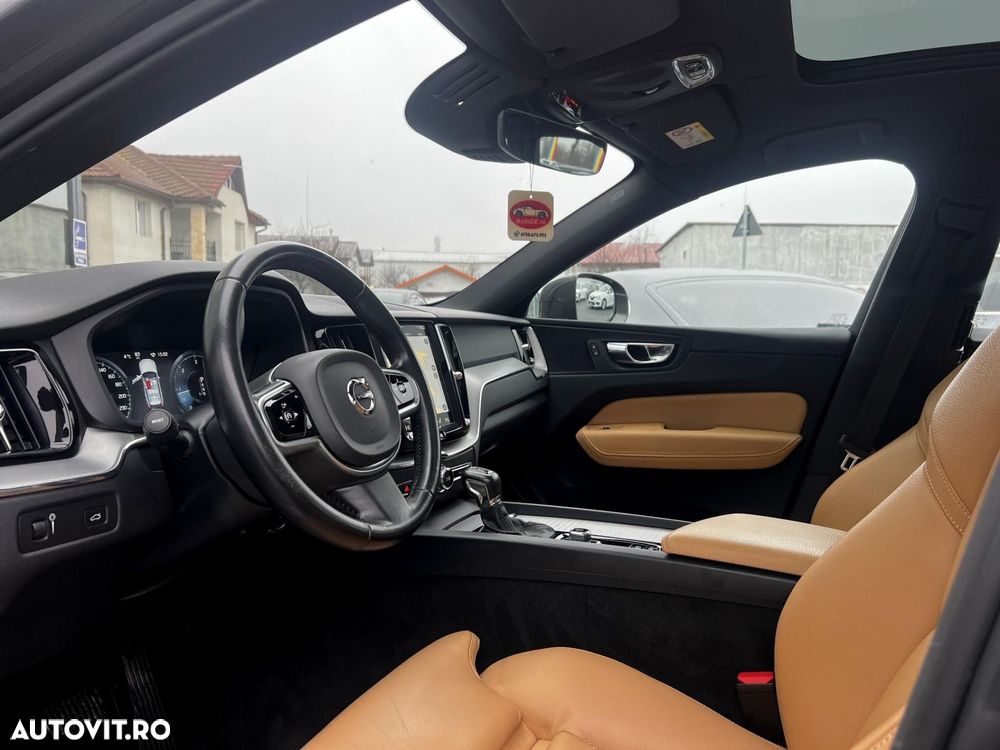 VOLVO XC60 2017 — imagine 32