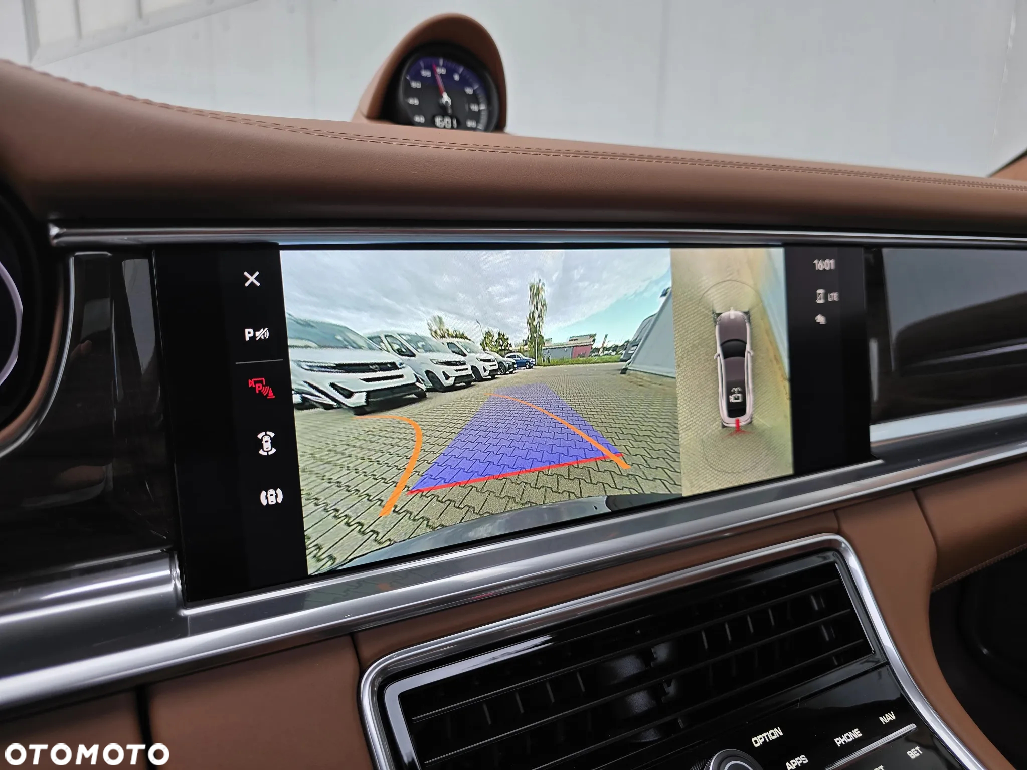 Porsche Panamera 4 Platinum Edition - 29