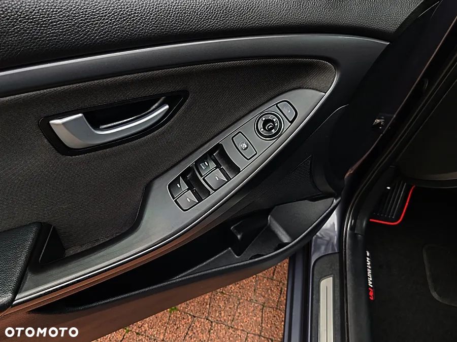 Hyundai i30 blue 1.6 GDI Passion - 29