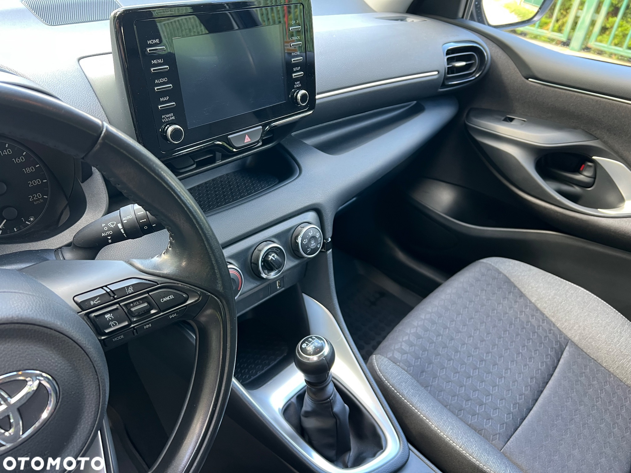 Toyota Yaris 1.5 Comfort - 18