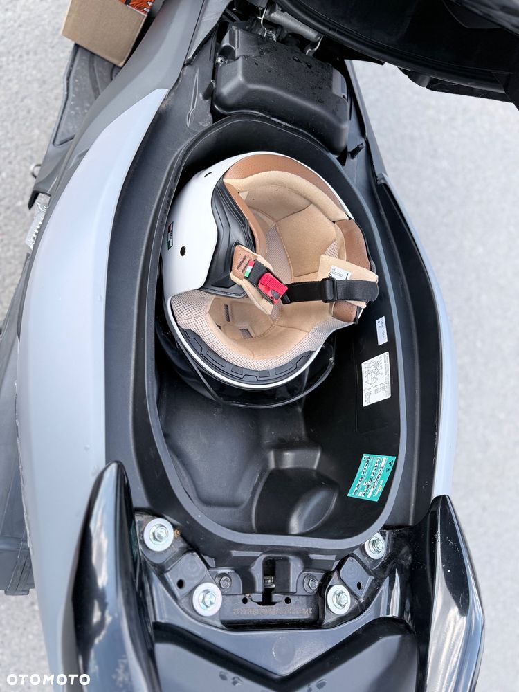 Yamaha NMAX - 7